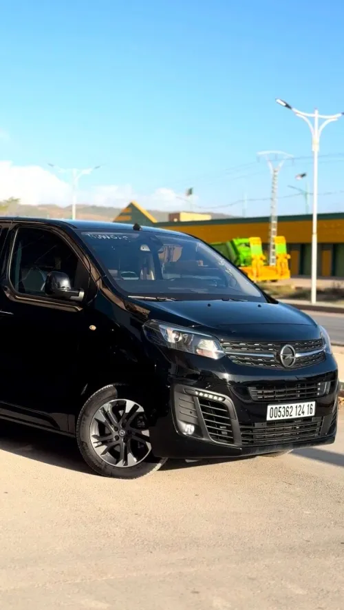 Opel Zafira 2024 