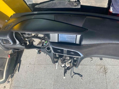 Pieces diverses  pour Infiniti  Q50 +Q30 2016
