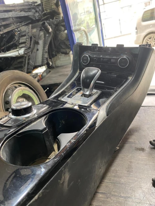 Pieces diverses  pour Infiniti  Q50 +Q30 2016