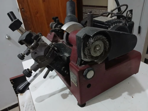Machine de clés et Presse Matricule