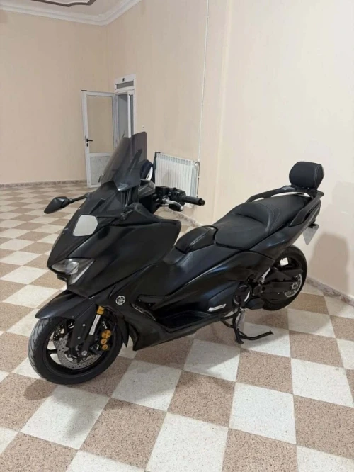 Yamaha T max dx 2019