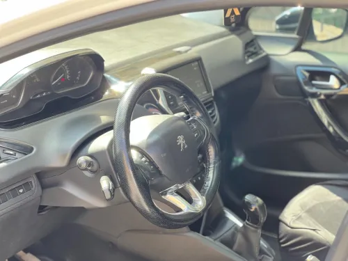 Peugeot 208 2019 Allure Facelift