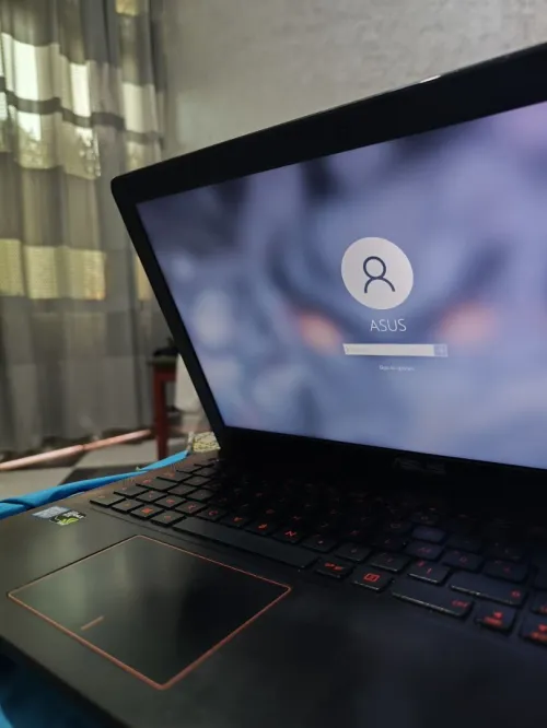 Asus i5 7300HQ Gforce GTX 950m