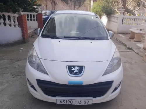Peugeot 207 plus 2013 Allure 1.4 Simple