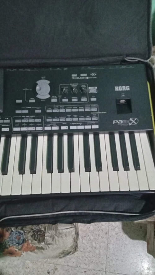 Korg pa4x pa3x très bon état
