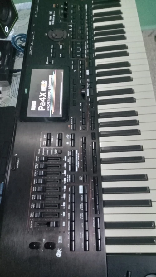 Korg pa4x pa3x très bon état