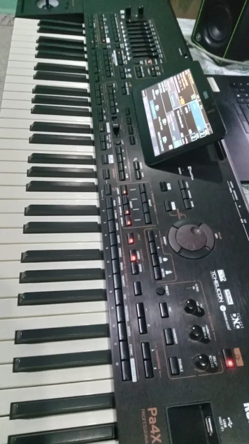 Korg pa4x pa3x très bon état