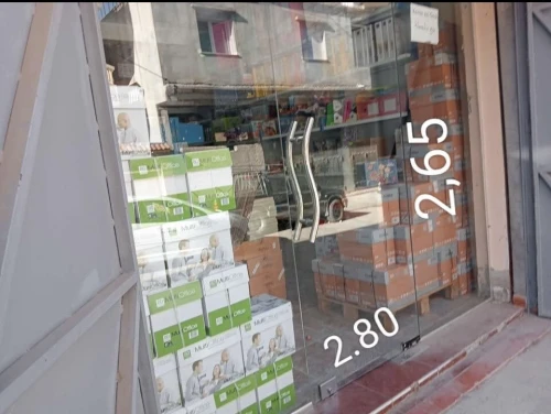 Vitrine en verre trempée