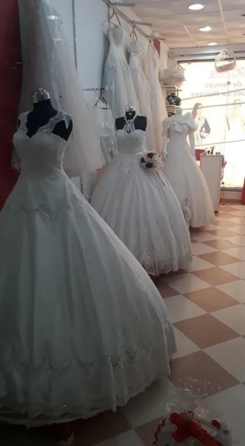 Vente Robes blanches et autres