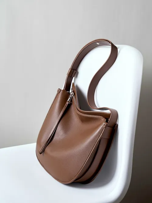 Sac cabas en cuir souple style décontracté nouvelle collection 2026 minimaliste et confortable en cuir de vache grande capacité pour le quotidien à porter à lepaule ou en bandouliere