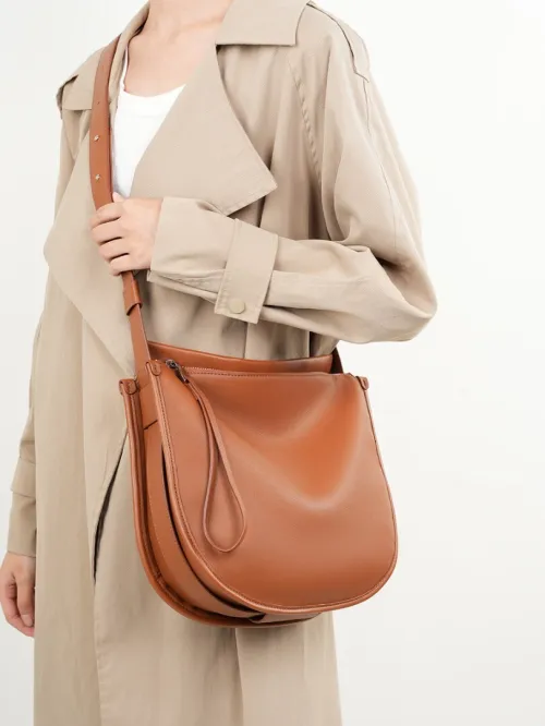Sac cabas en cuir souple style décontracté nouvelle collection 2026 minimaliste et confortable en cuir de vache grande capacité pour le quotidien à porter à lepaule ou en bandouliere