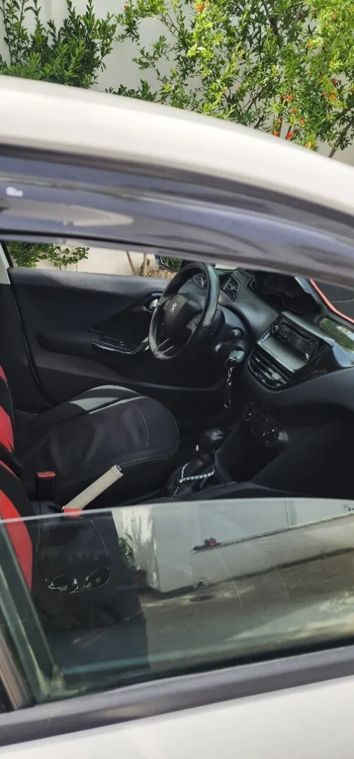 Peugeot 208 2015 208