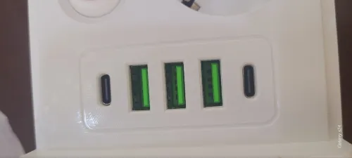 محطة شحن لاسلكية ب 13 بريزة الله يبارك