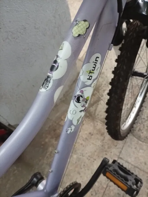 Vélo VTT Btwin 24 pouces comme neuf blanc