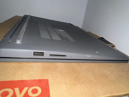 Lenovo idea slim 3 I7 16Go ddr5 512ssd
