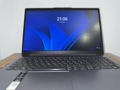 Lenovo idea slim 3 I7 16Go ddr5 512ssd