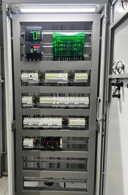 Armoires électriques, coffret électrique ( pompage , commande , TGBT , inverseur , tableau distribution)