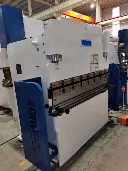 Plieuse 2500 mm/60 ton et 2200 mm/40 ton 