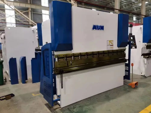 Plieuse 2500 mm/60 ton et 2200 mm/40 ton 