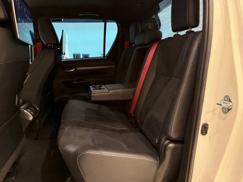 Toyota Hilux FULL OPTIONS 2025 GR SPORT