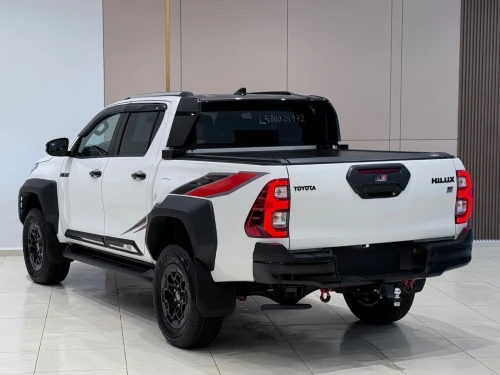 Toyota Hilux FULL OPTIONS 2025 GR SPORT