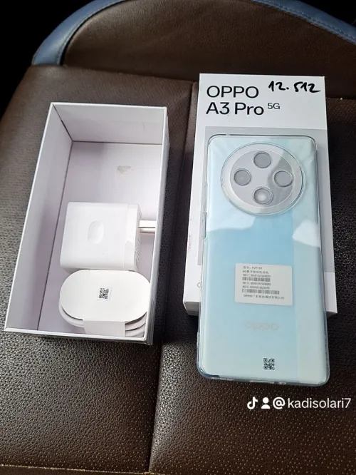 Oppo A3 pro 5G_Ram:12_stocage: 512GB