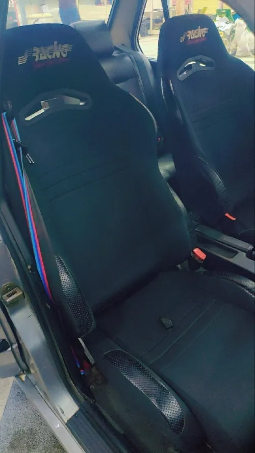 BMW E30 1988 