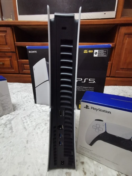 Playstation 5 slim digital 1 To