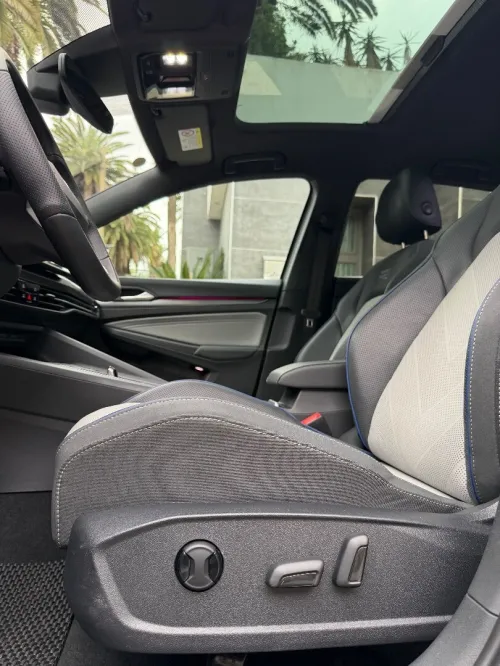 Volkswagen Golf 8 2025 R