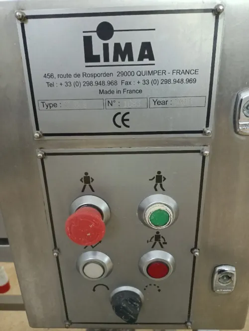 Surfineuse. Surgélateur la scie machine a glace