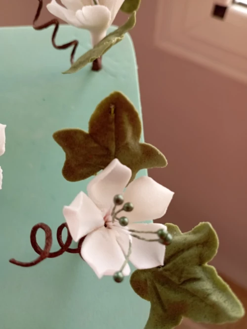 Fleurs en gumpaste sur commande gâteaux traditionnels 