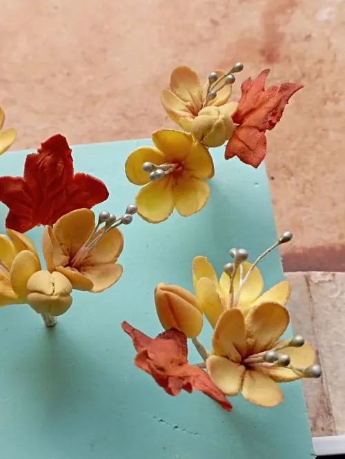 Fleurs en gumpaste sur commande gâteaux traditionnels 