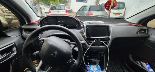 Peugeot 208 2013 Allure