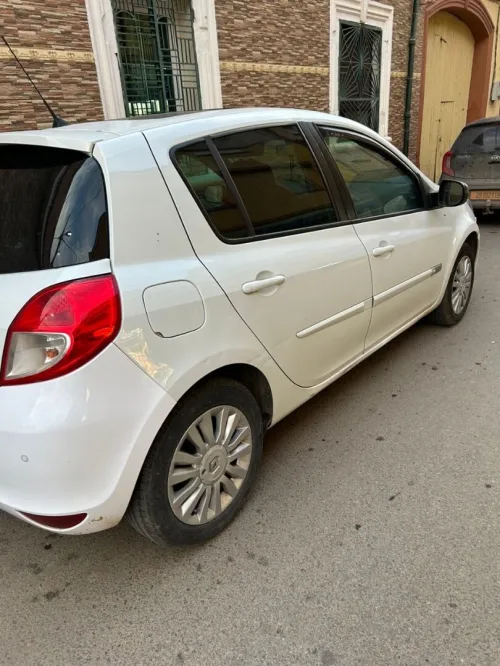 Renault Clio 3 2012 Night and Day