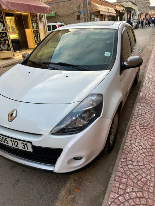 Renault Clio 3 2012 Night and Day