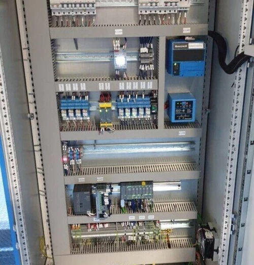 Électricien Industriel - Installation et Réparation Électrique