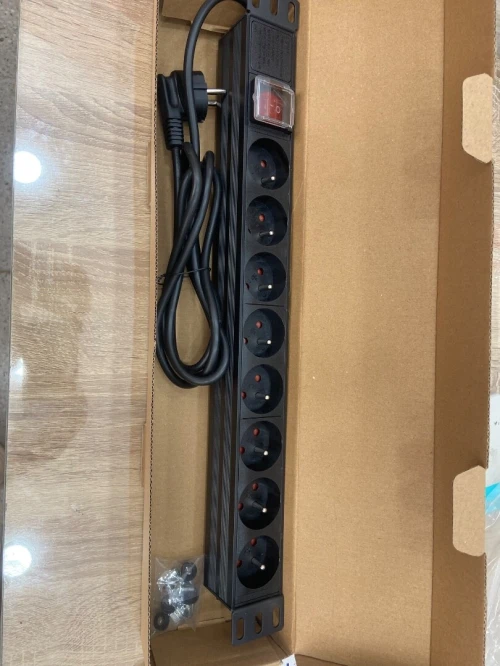 Multiprise Rackable 8 prises