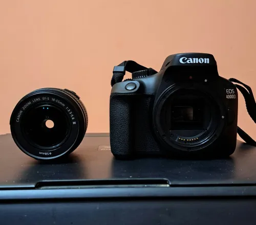 Canon EOS 4000D & Objectif 18-55mm 