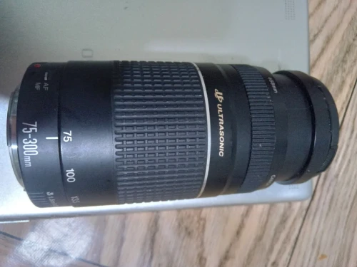 Objectif Canon ZOOM Lens 75-300mm