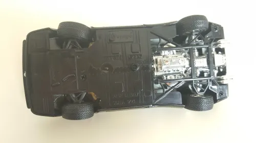 Voiture de course Rally, Ferrari GTO 1984 noir burago 1/24 European University Made in Italy
