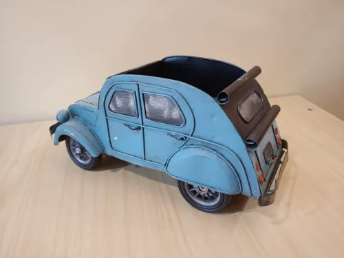 Grande voiture Citroën 2CV en tôle style vintage 