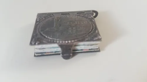 Ancien livre miniature pendentif souvenir de Siena (Sienne) Italie 