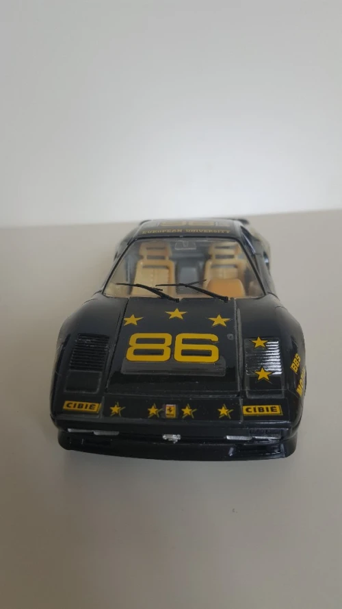 Voiture de course Rally, Ferrari GTO 1984 noir burago 1/24 European University Made in Italy