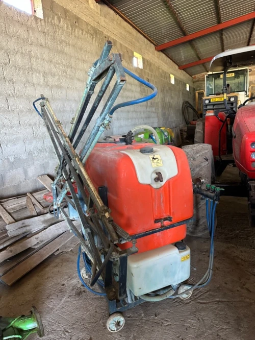 عتاد فلاحي للبيع مستعمل نضيف ياسر