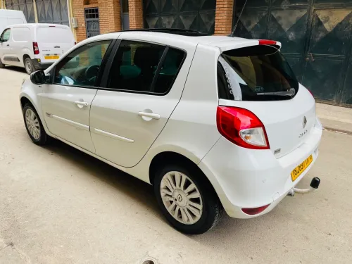 Renault Clio 3 2012 Night and Day