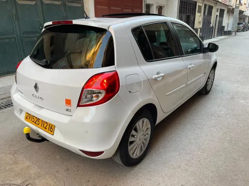 Renault Clio 3 2012 Night and Day