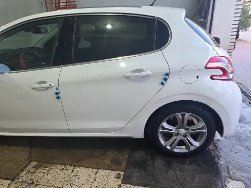 208 hdi 208 hdi 2015 Alleur