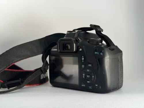 Canon 2000D
