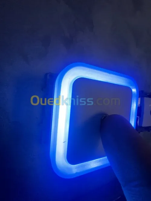 Veilleuse et lampe avec détecteur مصباح مع كاشف