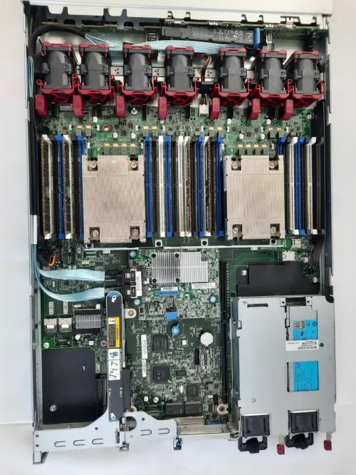 SERVEUR HP Proliant DL360 génération 9 / double processeurs xeon E5 2650 v3/carte raid + 2 disks SAS